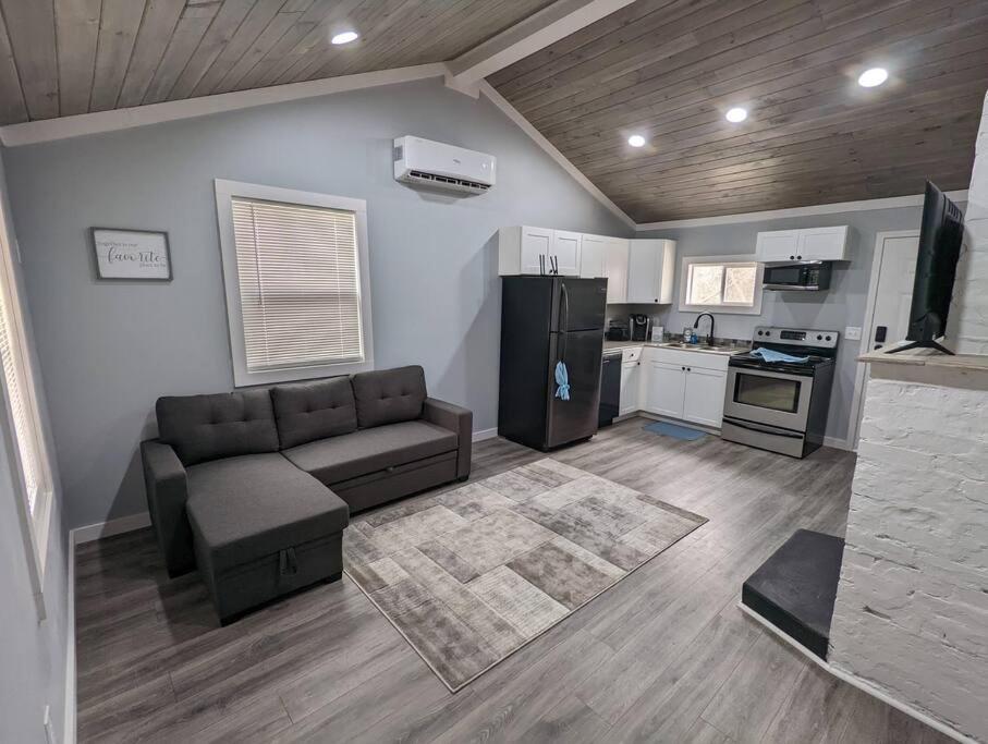 Summerlee Suite - Beautiful Remodeled Farmhouse Oak Hill Eksteriør bilde